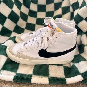 Nike Blazer Mid ‘77